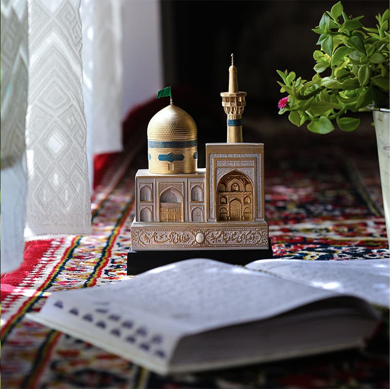 تندیس گنبد و بارگاه رضوی